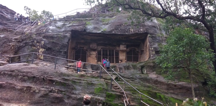 pandav caves satpura